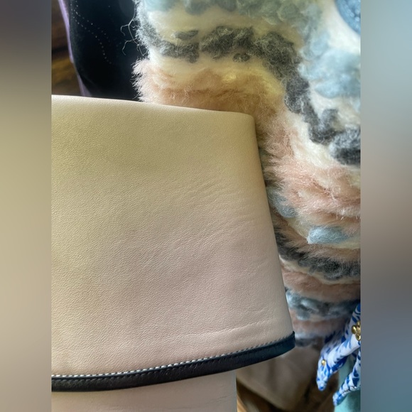 🖤Great USED Condition 39(9.5) Taryn Rose Chanel like booties🔥 - Picture 13 of 16